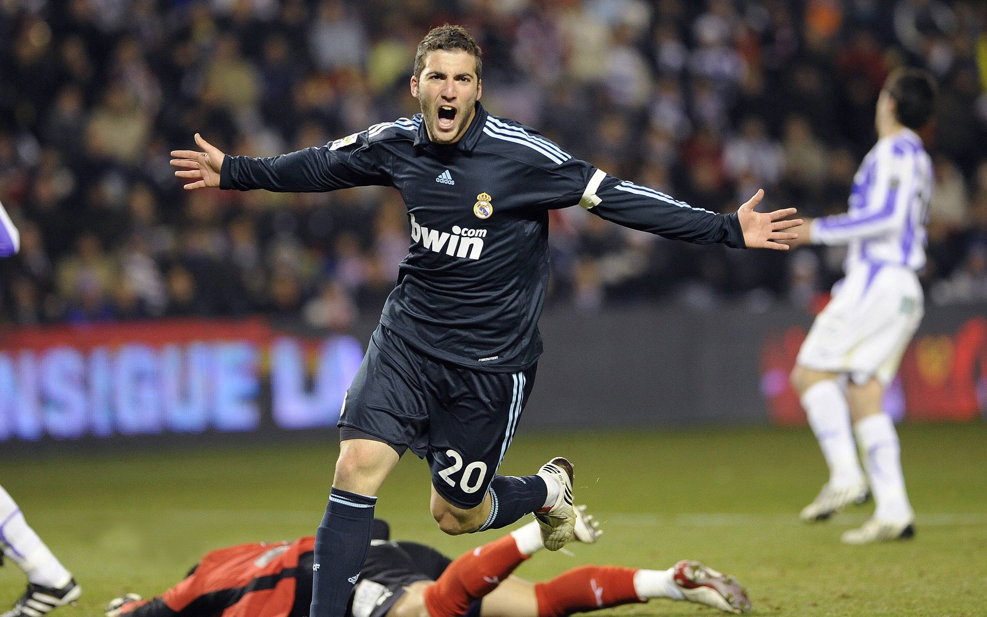 《Dota 2全球锦标赛，万人现场热血沸腾》，dota 2 international 2021